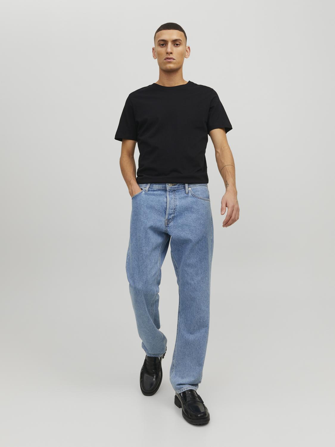 model_shot-front_full